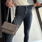 Calça Jeans Feminina com Elastano Peluciada + Meia Térmica